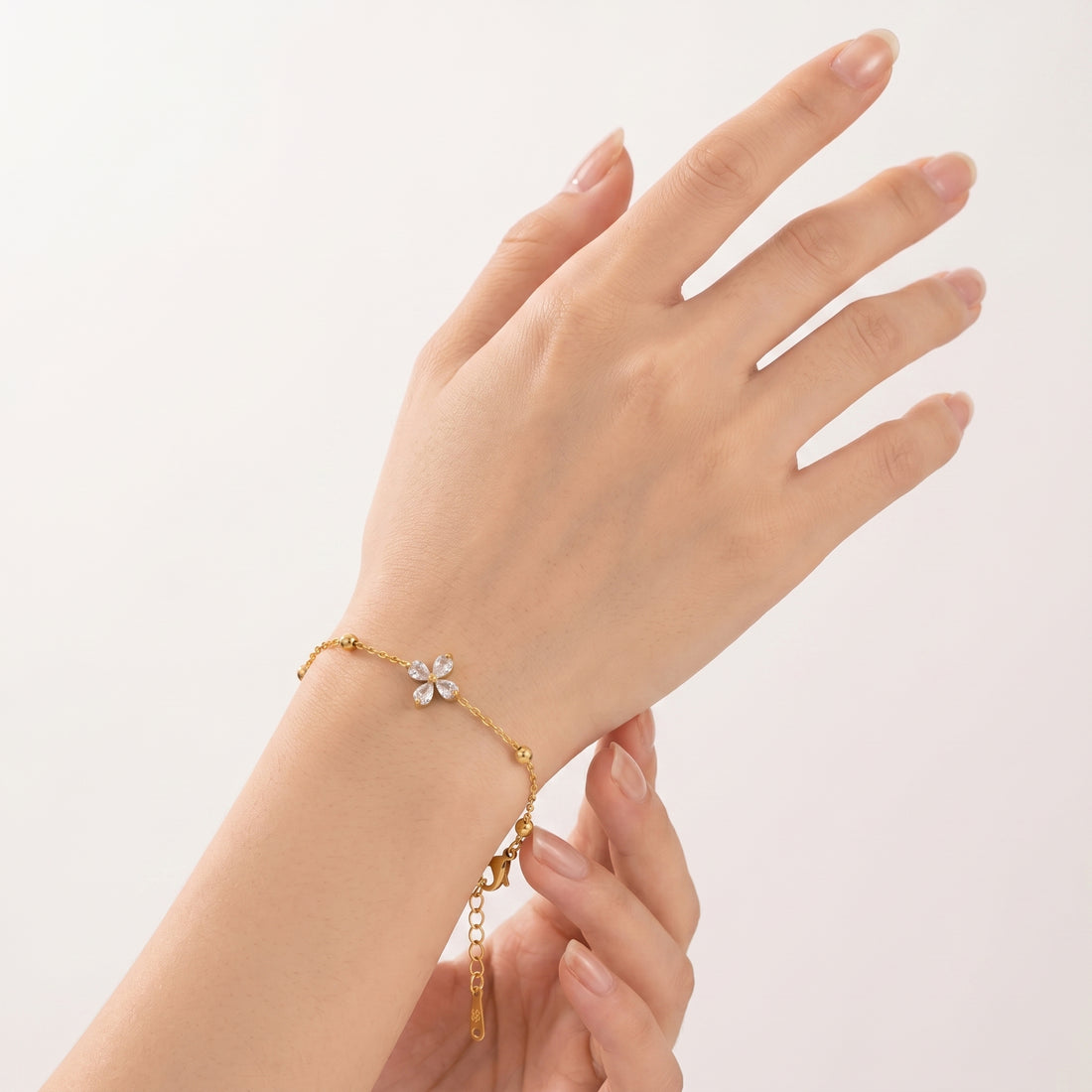 18K Gold Plated Four-Leaf Clover Bracelet – CZ Rhinestone Charm, Stainless Steel, Waterproof Lucky Charm Jewelry