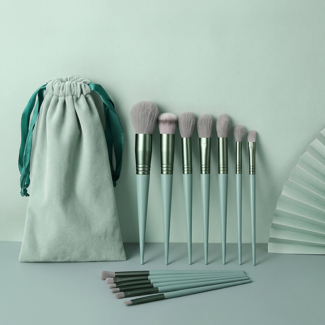 13Pcs Makeup Brush Set with Pouch – Soft Fiber Bristles