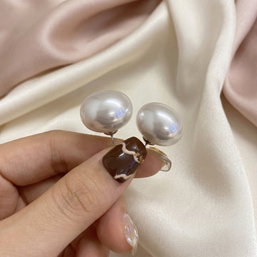 Oversized Baroque Pearl Stud Earrings – Classic Round