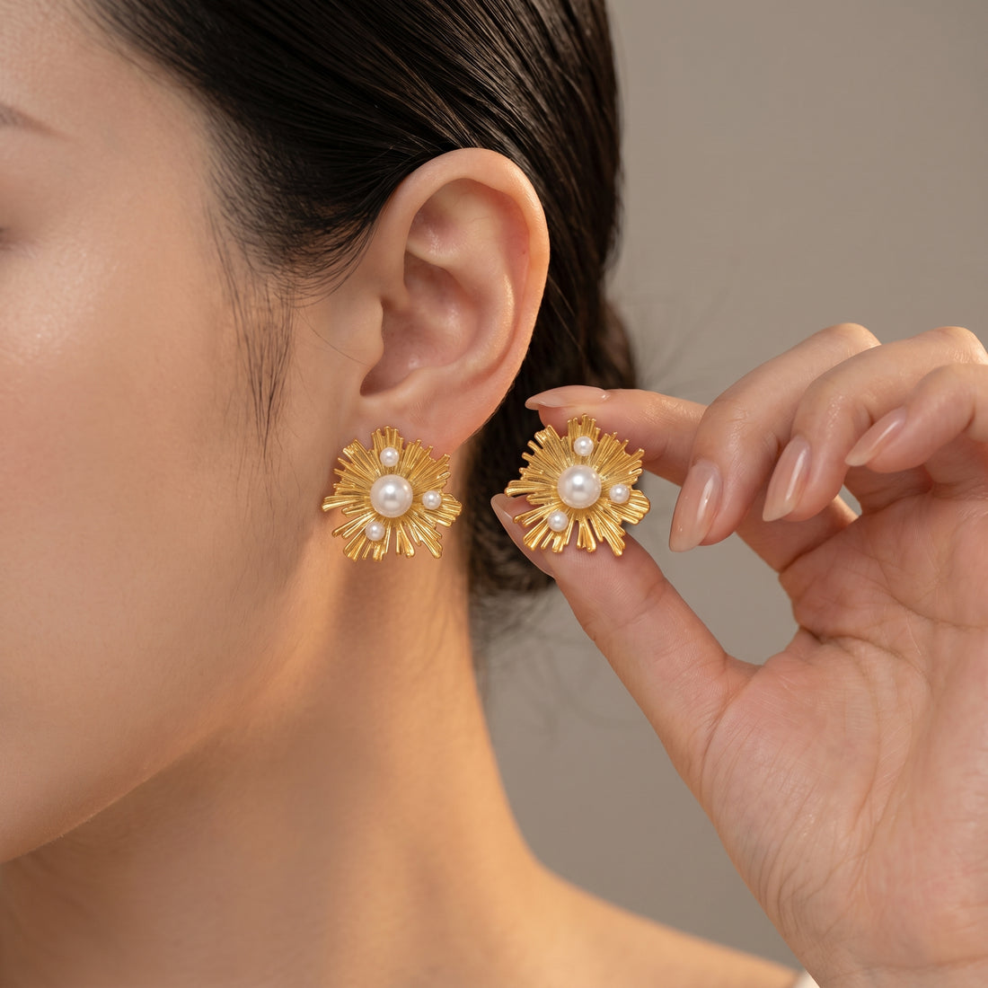 Sunburst Flower Stud Earrings with Pearl