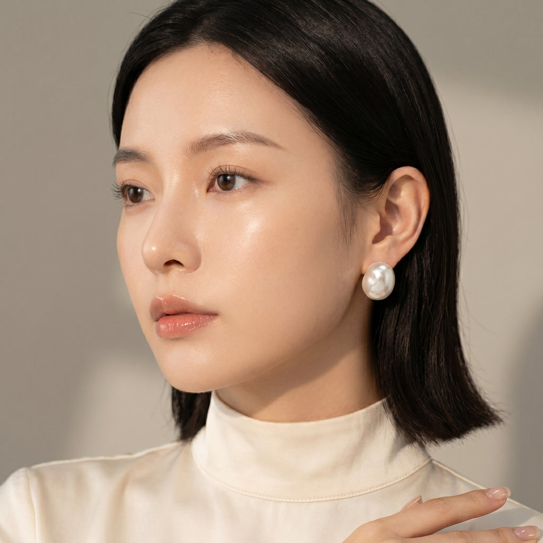 Oversized Baroque Pearl Stud Earrings – Classic Round