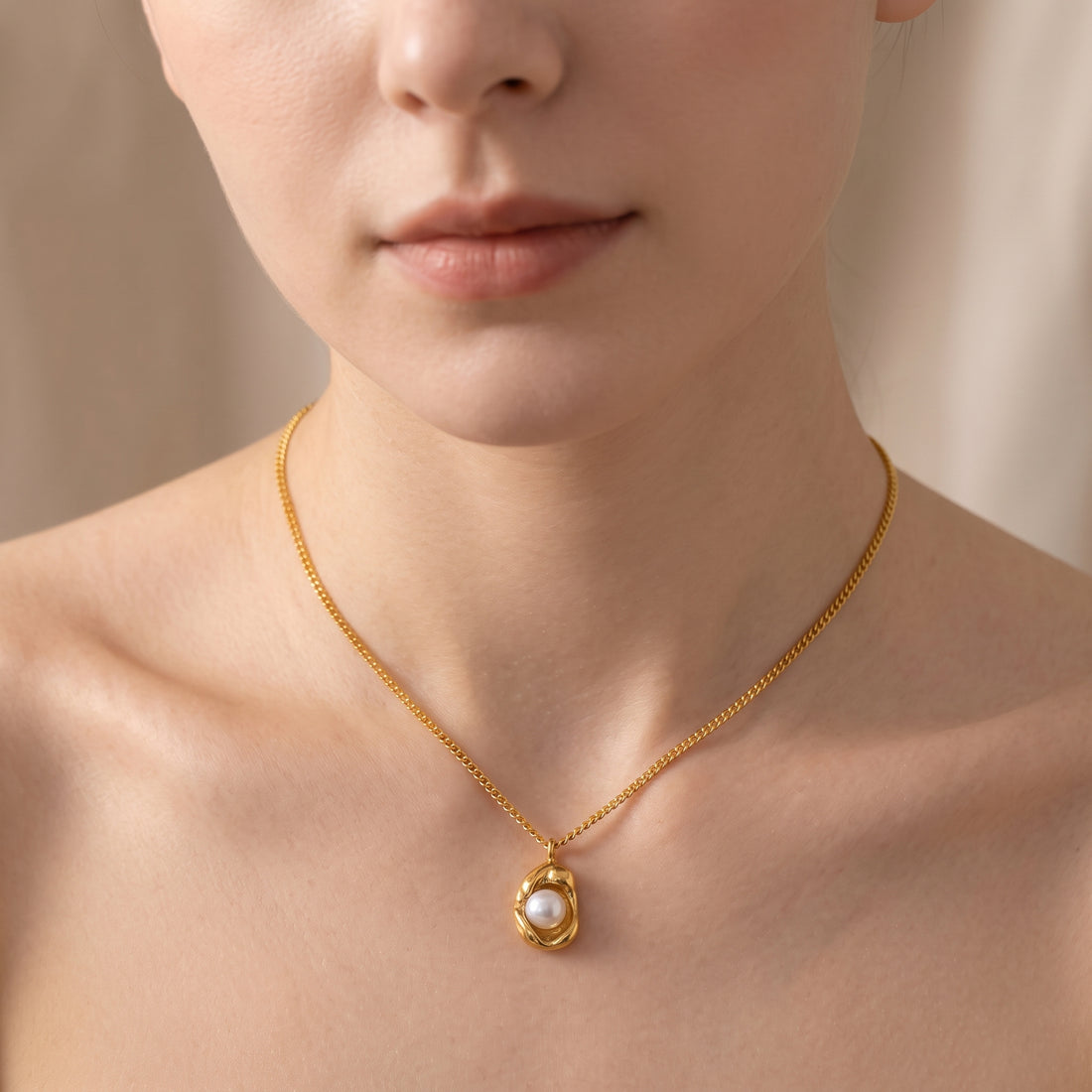 Gold Pearl Pendant Necklace – 18K Gold Plated Stainless Steel